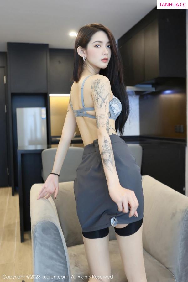   [XiuRen]高清写真图 2023.04.07 No.6538 乔一一 美腿短裙第40张图片